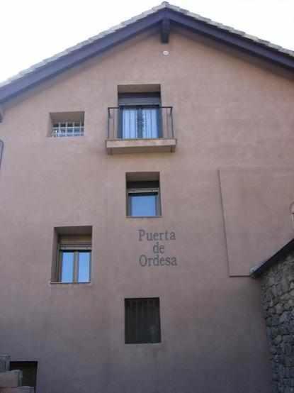 Apartamentos Puerta De Ordesa Laspuna Bagian luar foto