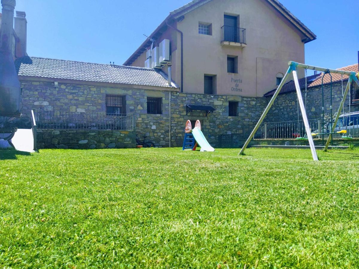 Apartamentos Puerta De Ordesa Laspuna Bagian luar foto