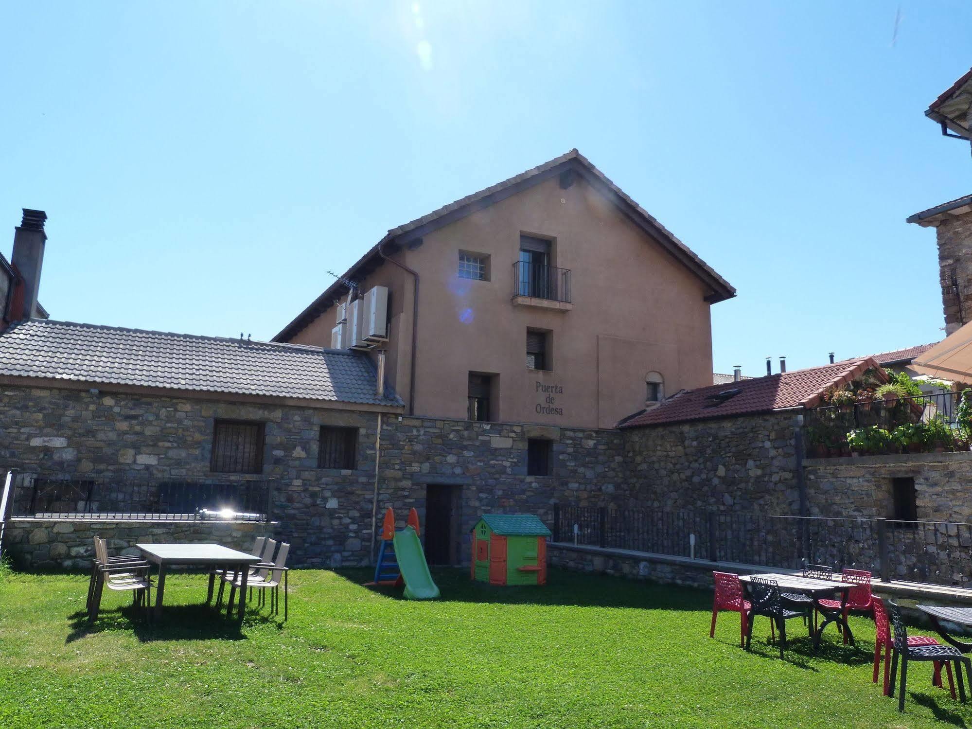 Apartamentos Puerta De Ordesa Laspuna Bagian luar foto