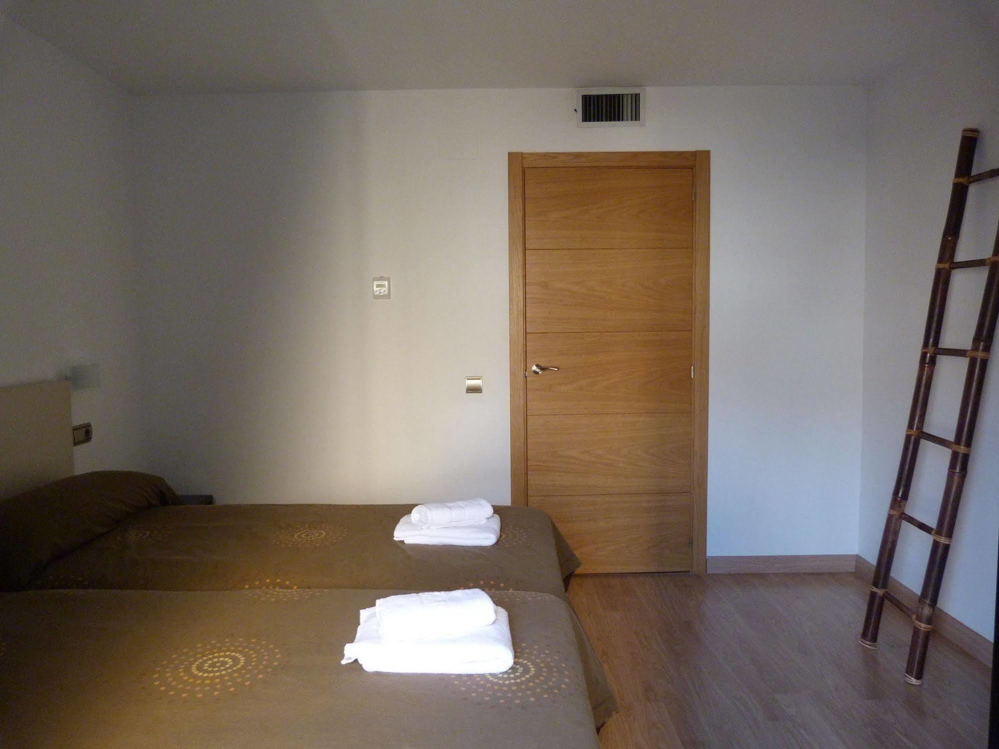 Apartamentos Puerta De Ordesa Laspuna Bagian luar foto
